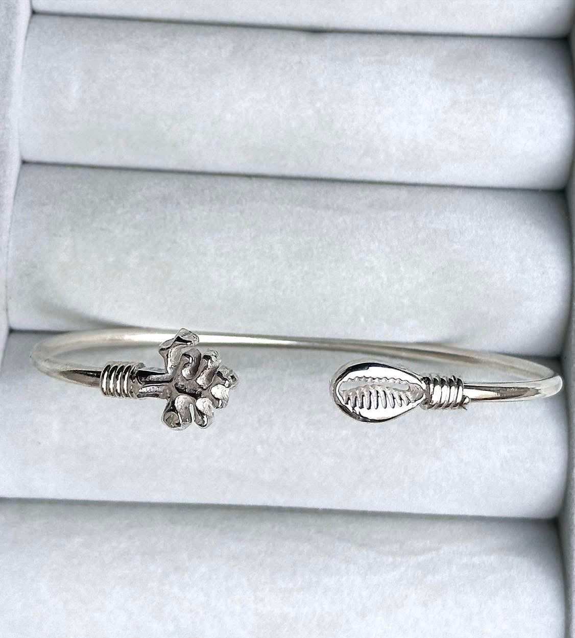 Bracelet Jonc Ouvert – Argent, Cauri & Baobab